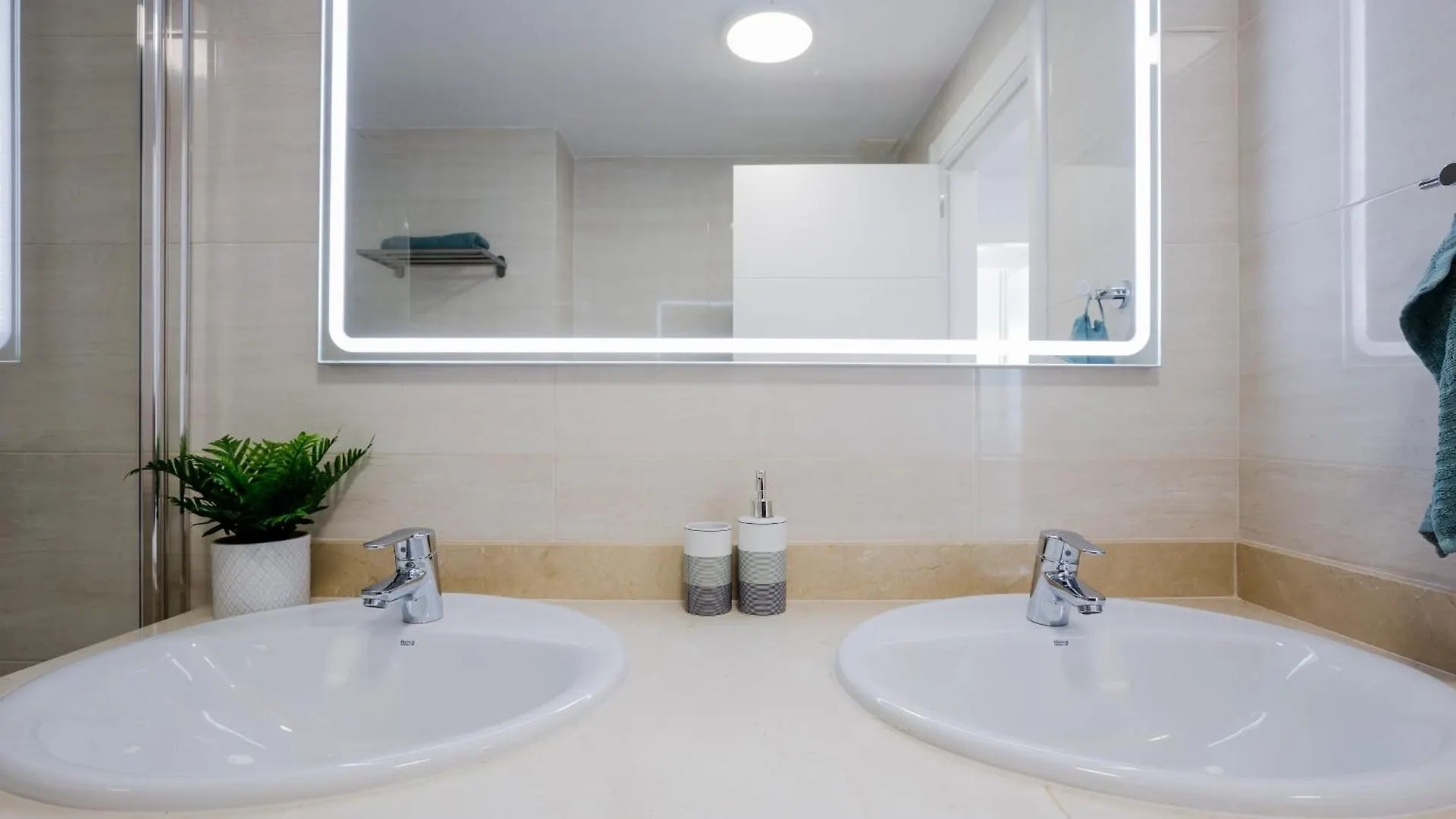 Modern Cozy And Peaceful Holiday Oasis Puerto de Santiago  Spanien