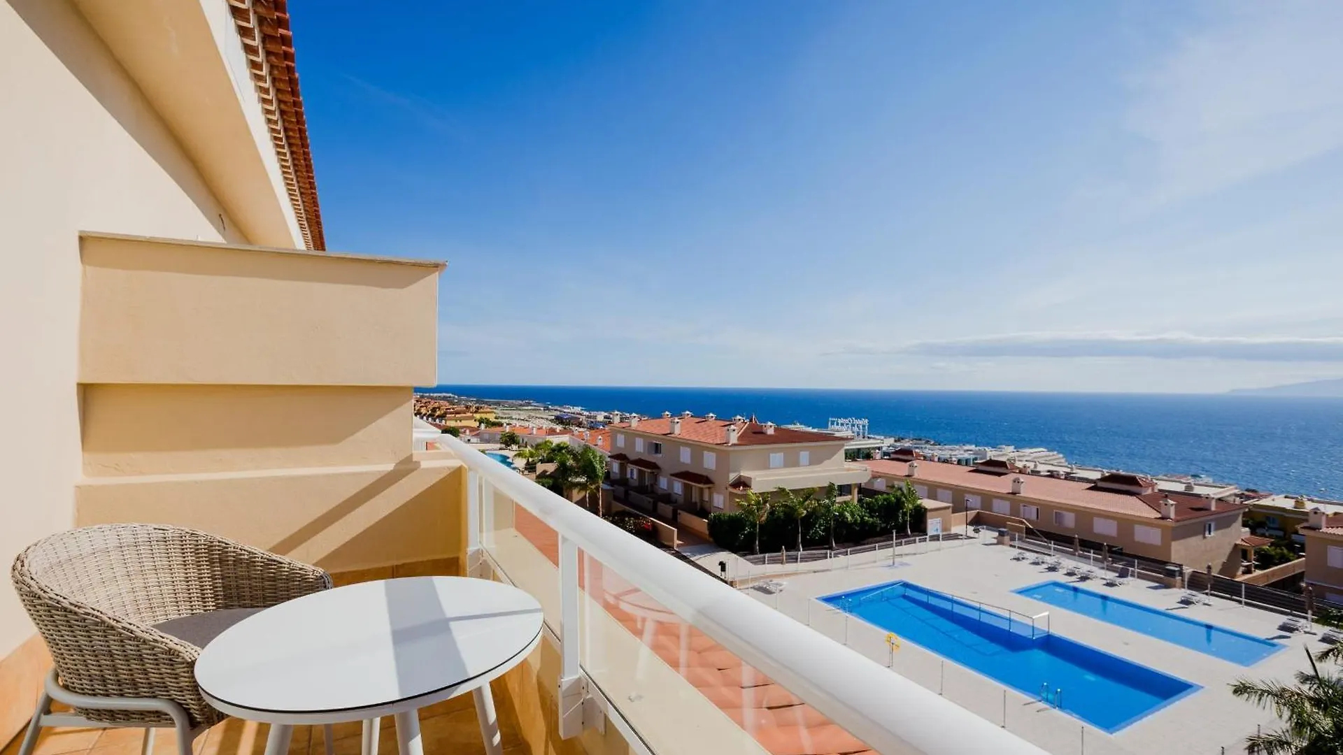 Modern Cozy And Peaceful Holiday Oasis Puerto de Santiago  Spanien